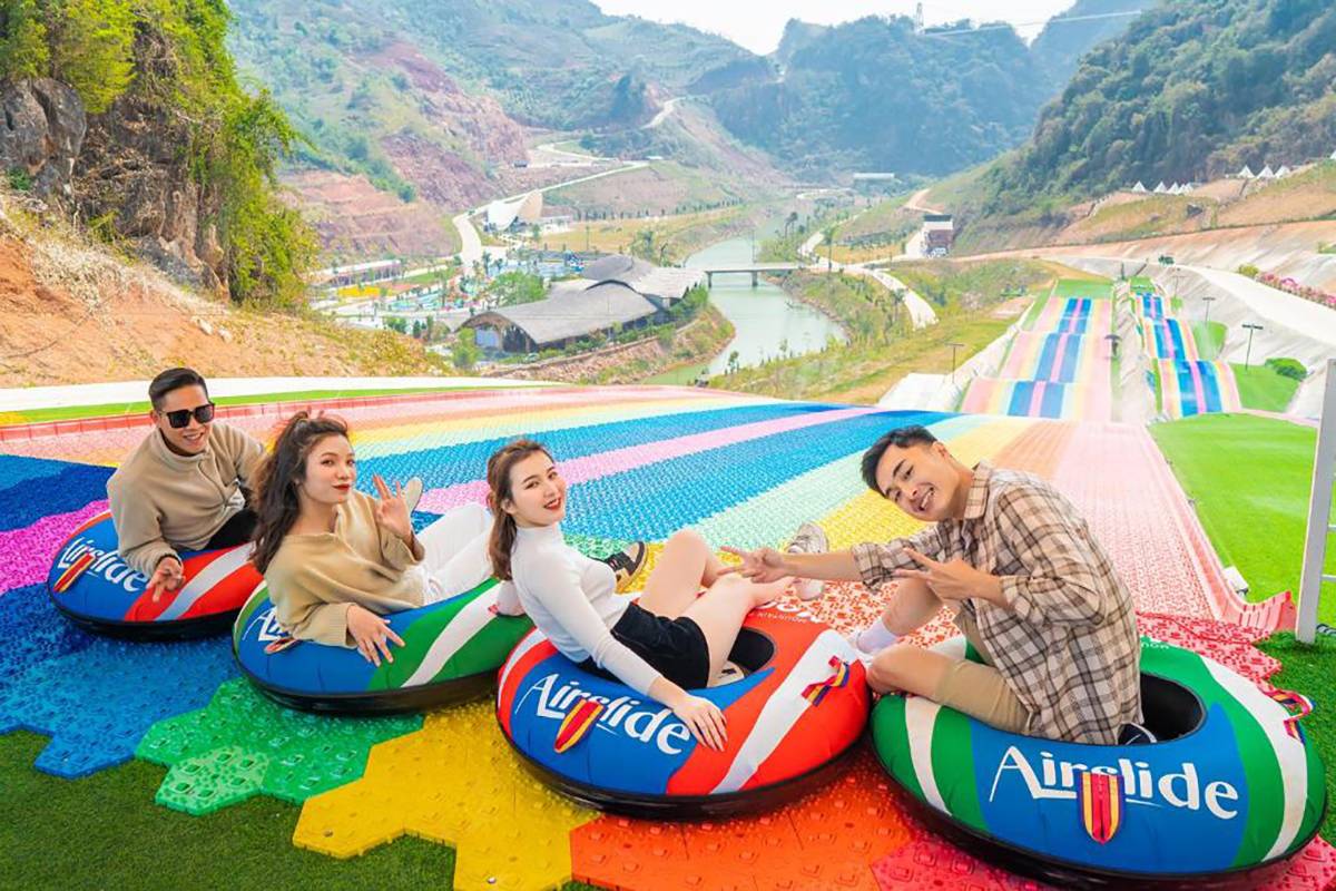 rainbow slide (2) 彩虹滑梯 (2)