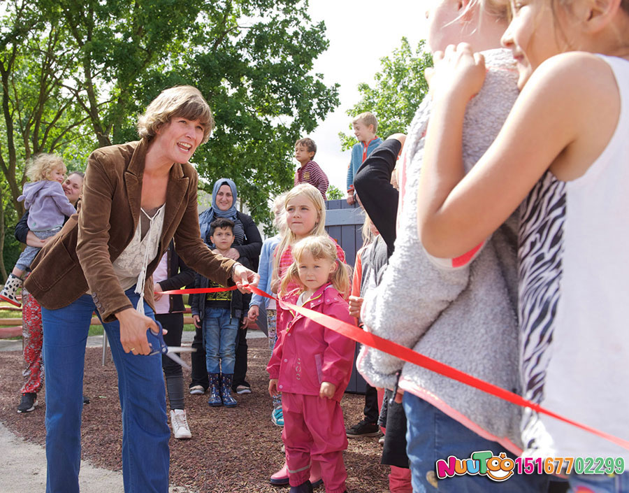 非标游乐+游乐设施+蝗虫组合滑梯+大水壶组合游乐+滑滑梯 (4) 非标游乐+游乐设施+蝗虫组合滑梯+大水壶组合游乐+滑滑梯 (4)