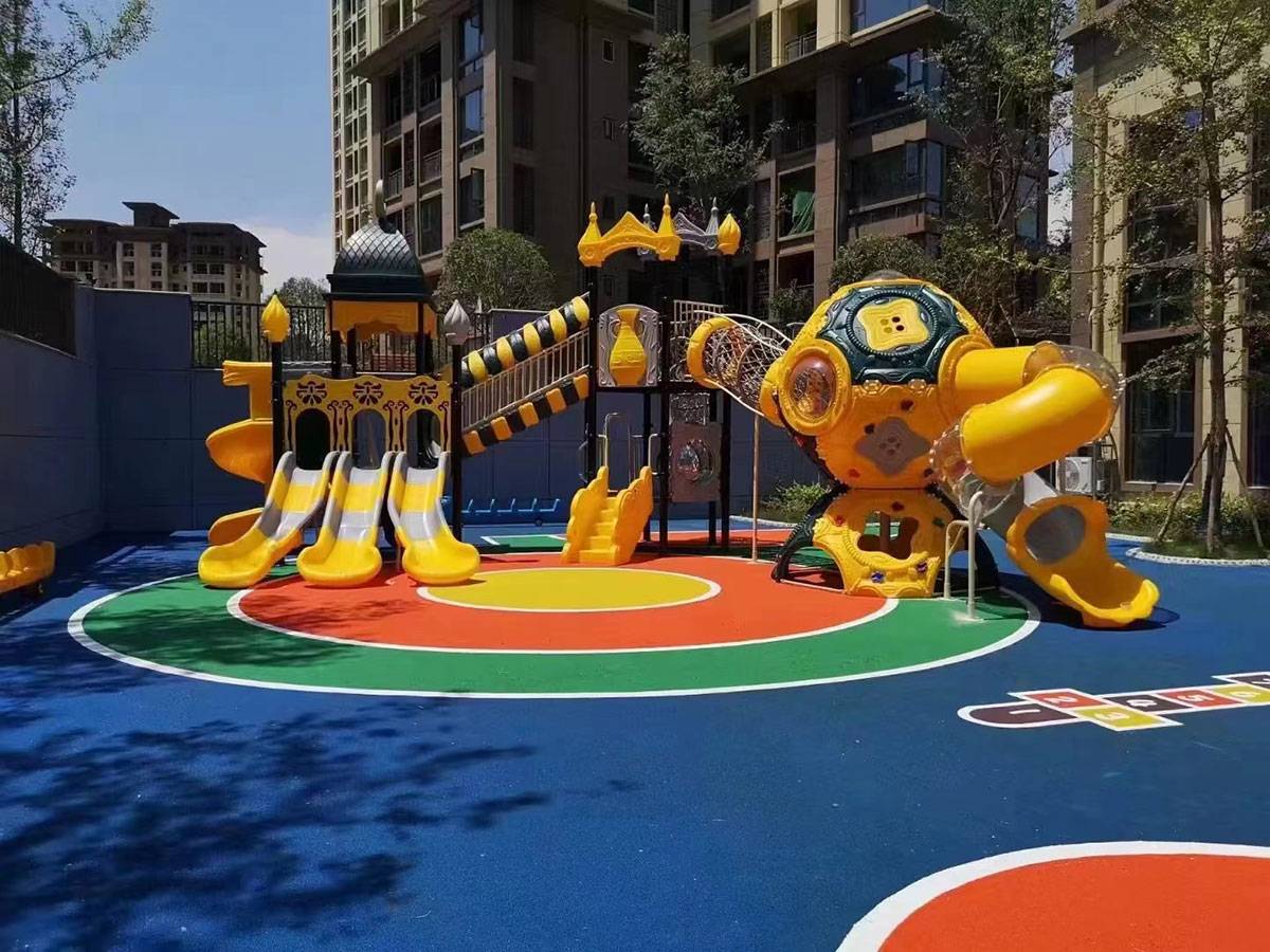 large plastic slide (7) 大型塑料滑梯 (7)