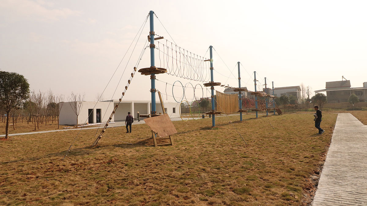 Outdoor amusement facilities rope net climbing (1) 户外游乐设施绳网攀爬(1)