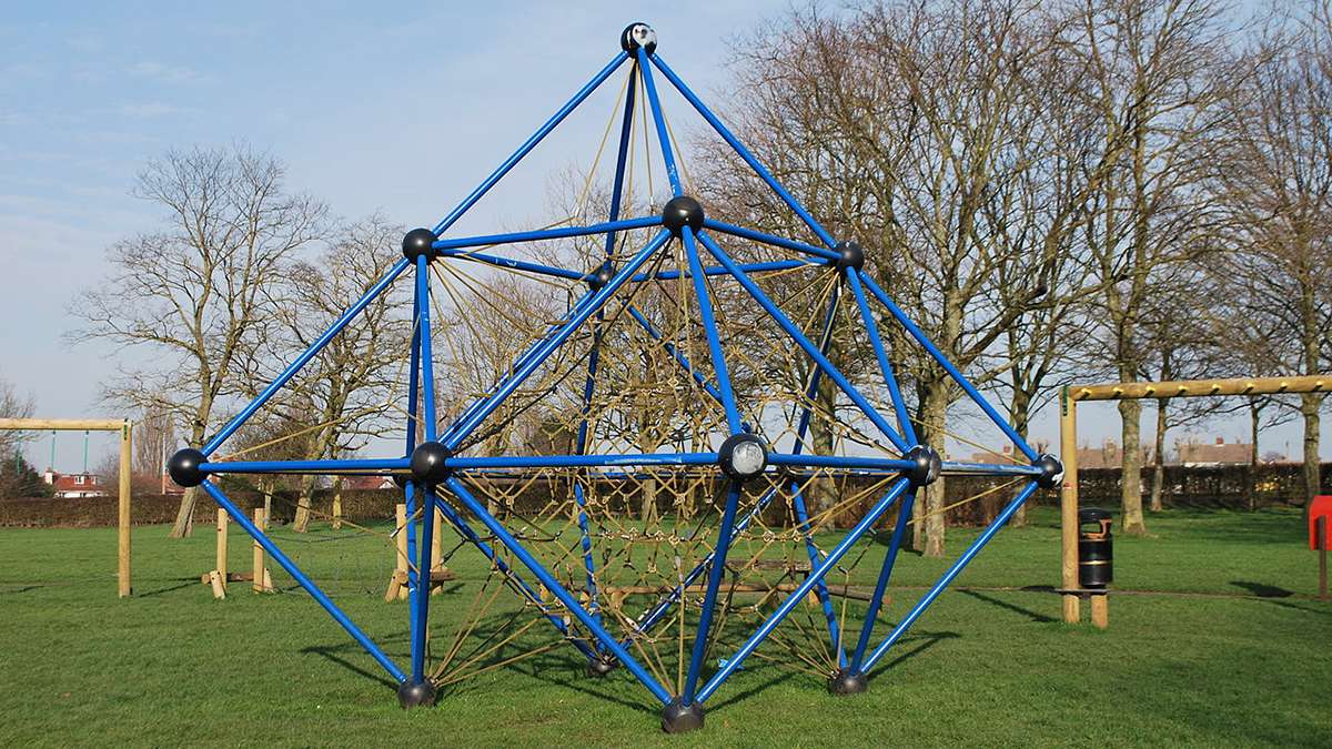 outdoor play equipment (1) 户外游乐设施 (1)