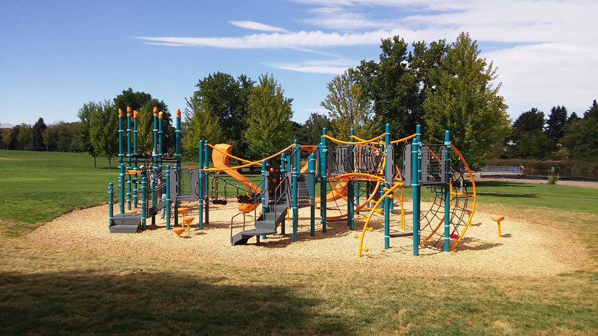 Children's playground (1) 儿童游乐场 (1)