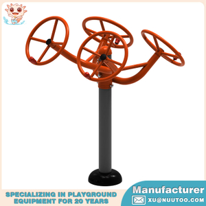 游乐场设备制造商打造户外健身设备肩部康复器