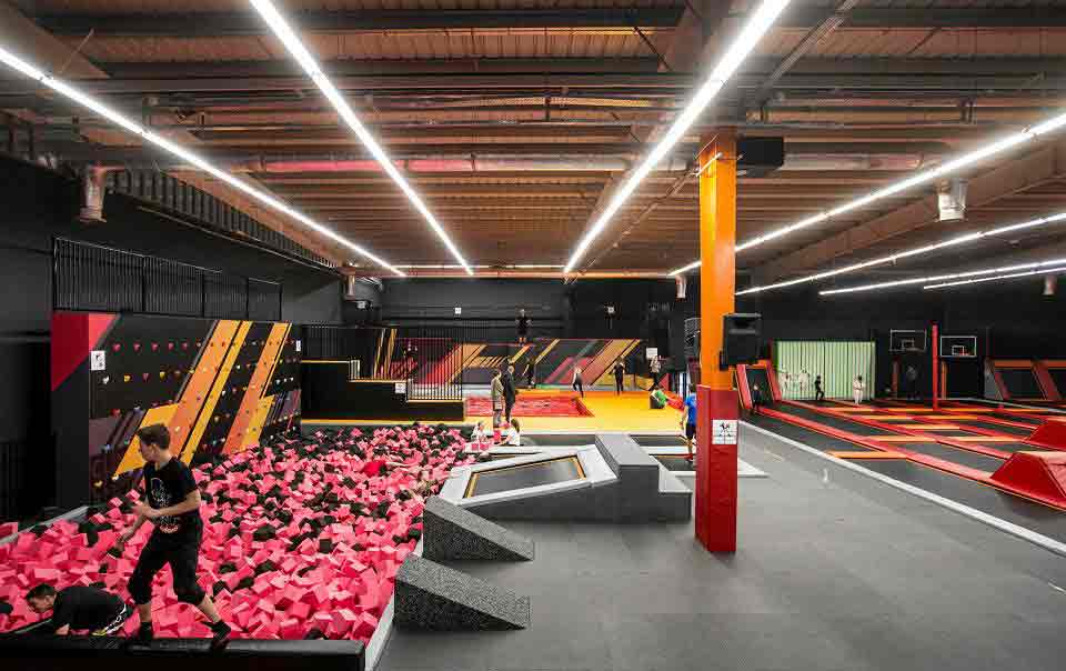 蹦床公​​园 4