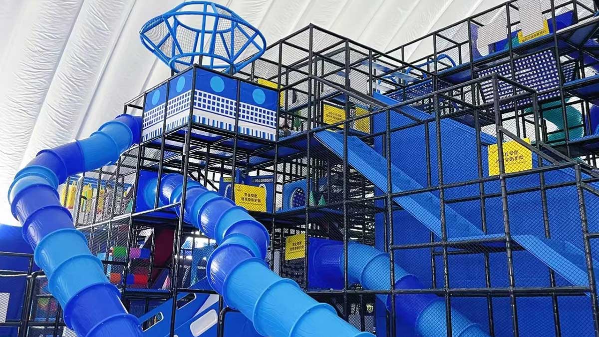 跳室内蹦床公园 (5)