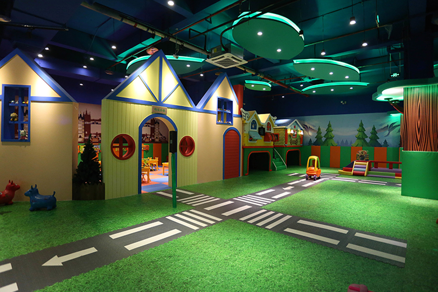 室内蹦床+不锈钢滑梯+非标定制