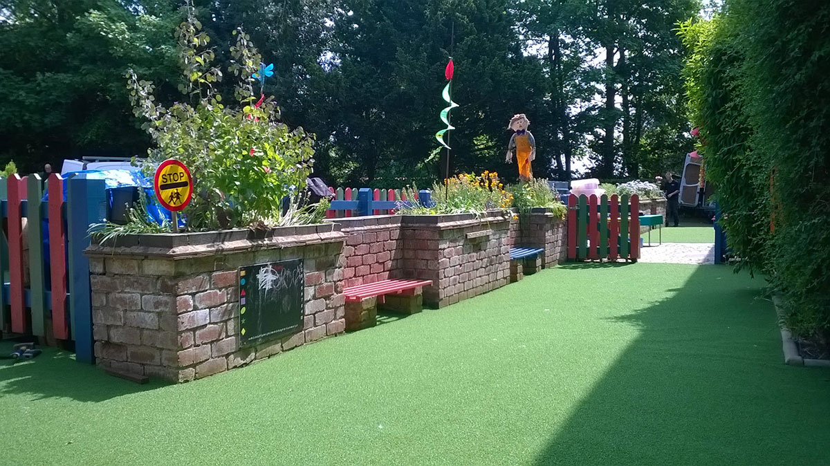 用于游乐场铺面的人造草坪 (7)