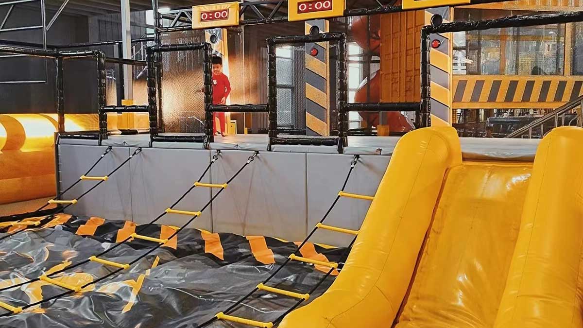 室内滑索和蹦床公园 (9)