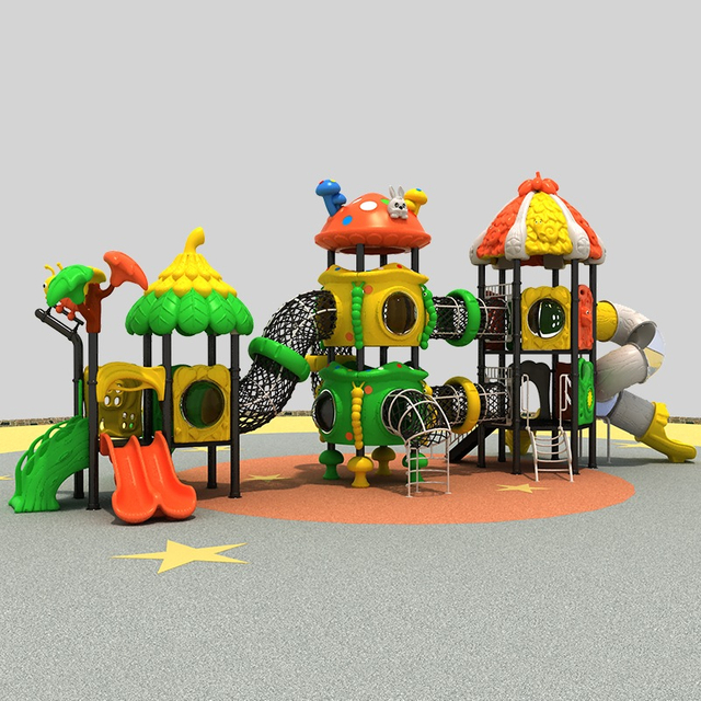儿童游乐场滑梯与森林探险