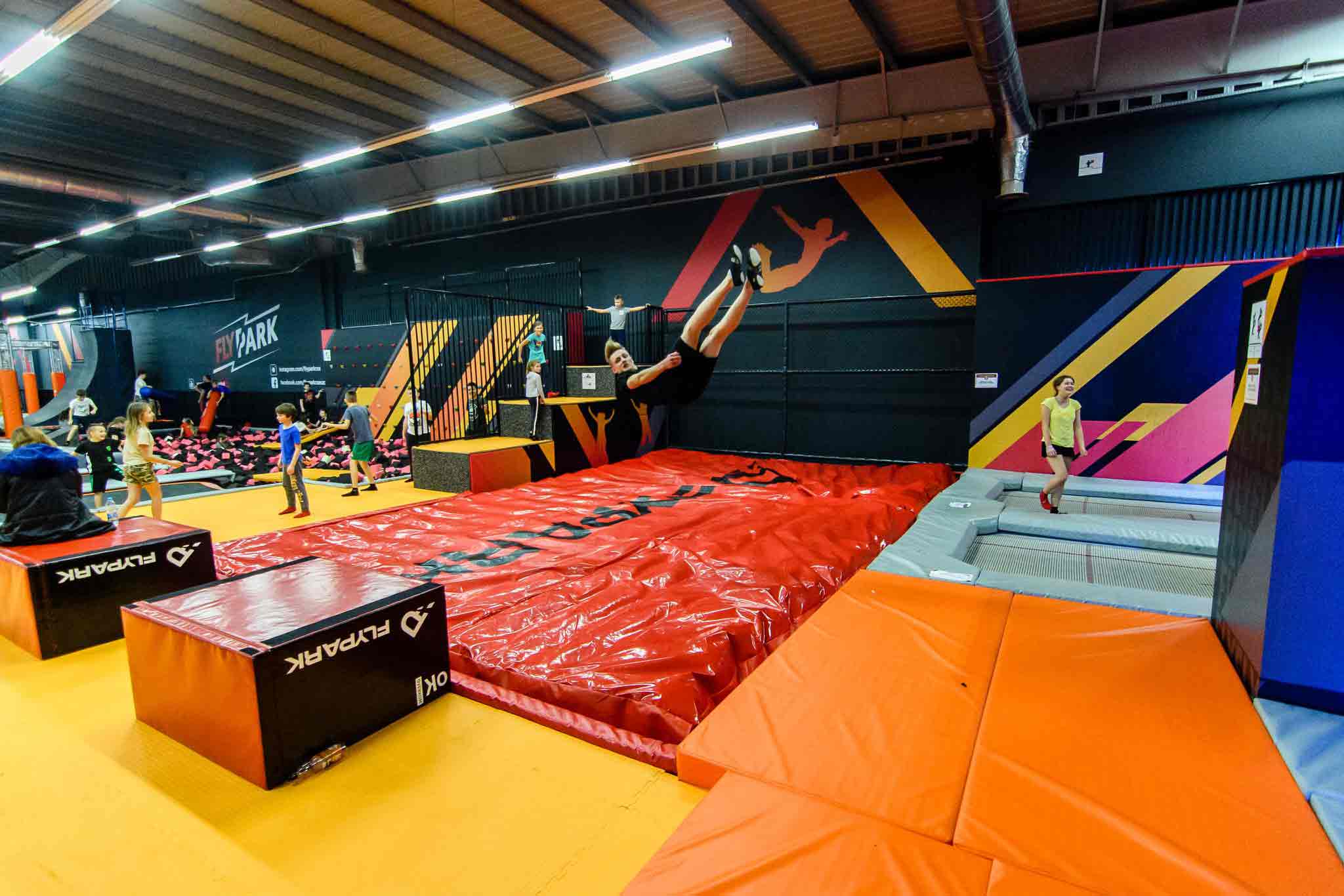 蹦床公园-9