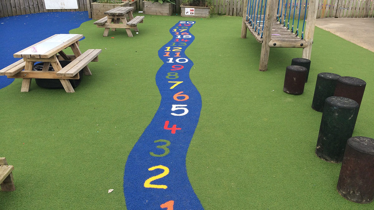 用于游乐场铺面的人造草坪 (5)