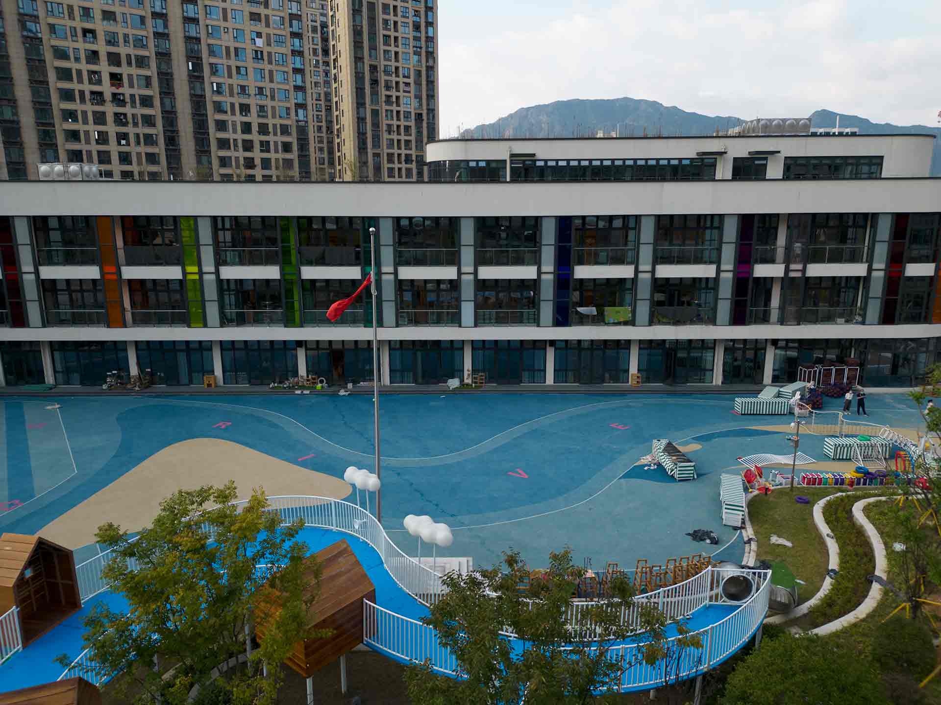  ~!phoenix_varIMG20!~