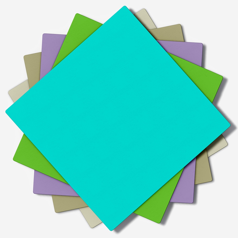 色彩鲜艳的方形室内软垫