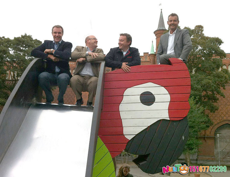 儿童乐园设备+鹦鹉滑梯+国外游乐案例 (1)