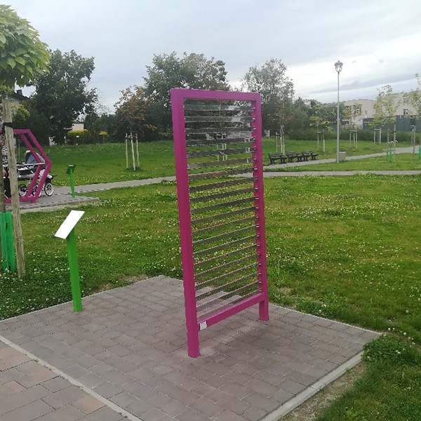 谁的脸，科学游乐设备厂